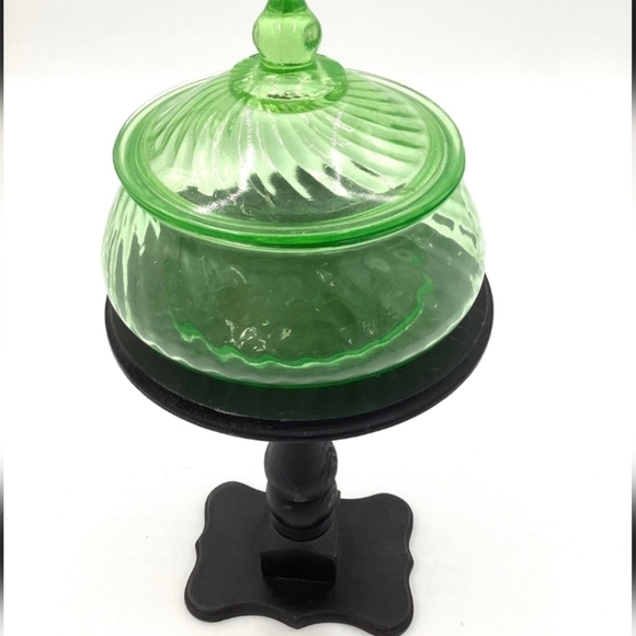 Vintage Spiral Green Hocking Glass Bowl (1928-30) with Lid Depression Glass - Picture 1 of 15